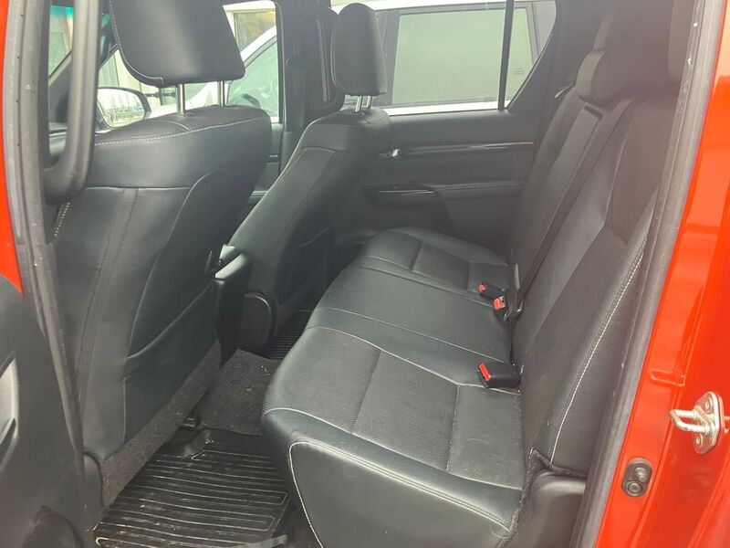 Toyota Hilux vaihtoauto