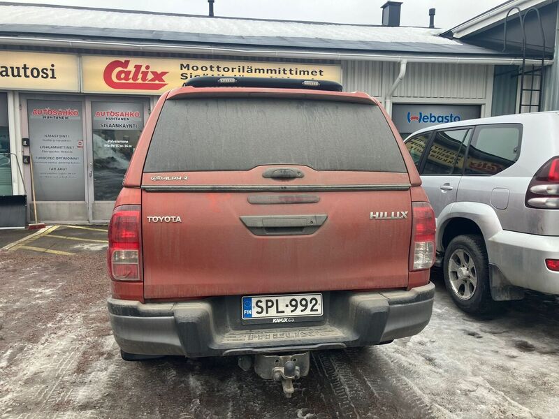 Toyota Hilux vaihtoauto