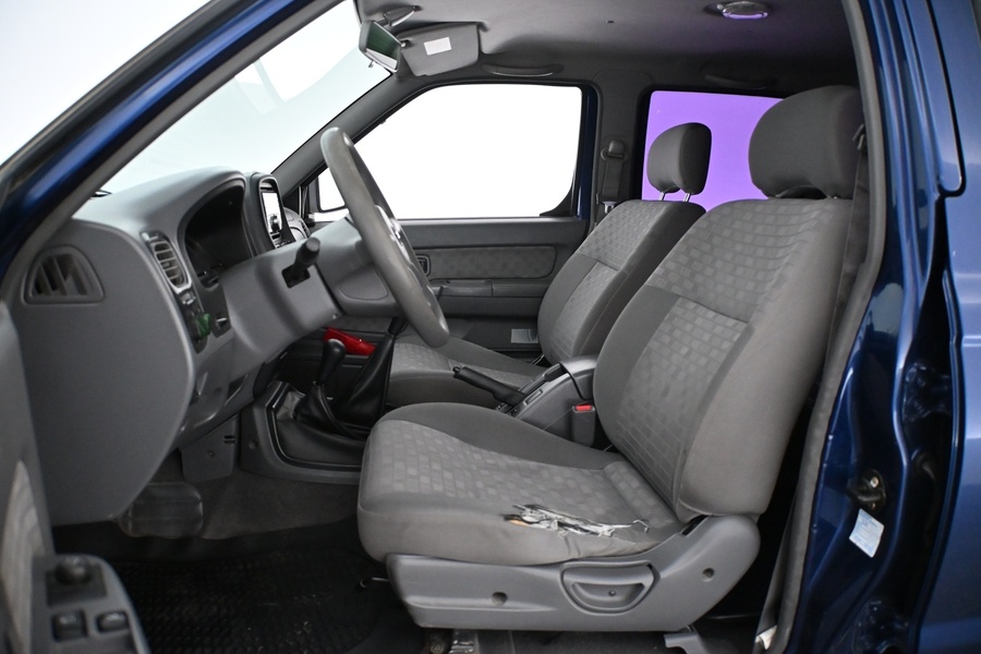 Nissan Navara vaihtoauto