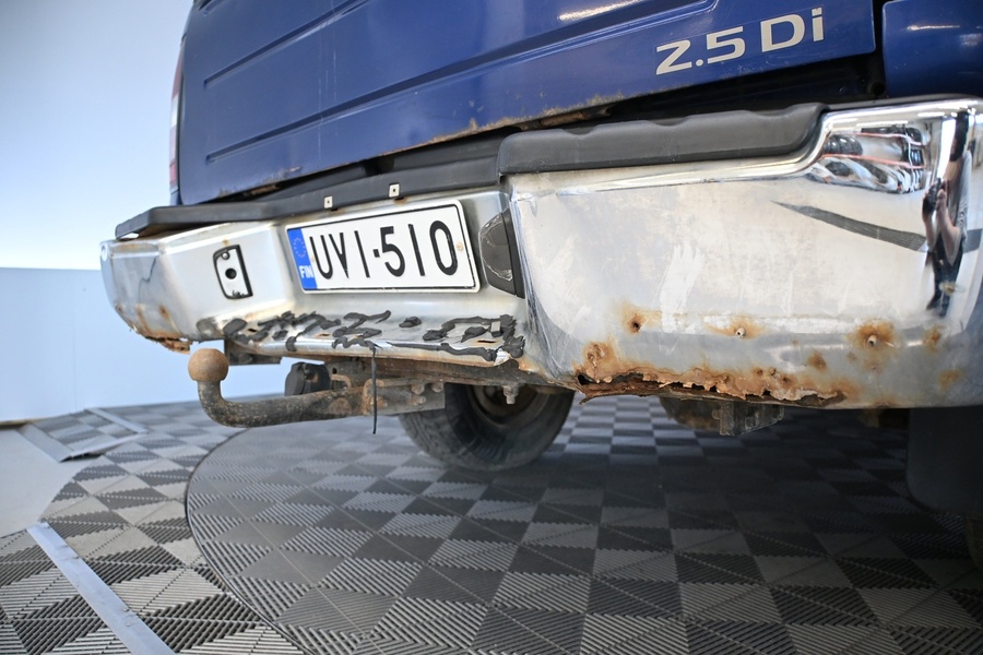 Nissan Navara vaihtoauto