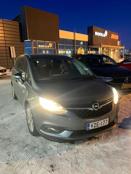 Opel Zafira vaihtoauto