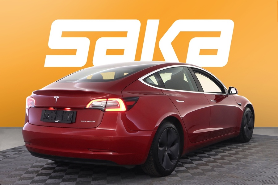 Tesla Model 3 vaihtoauto