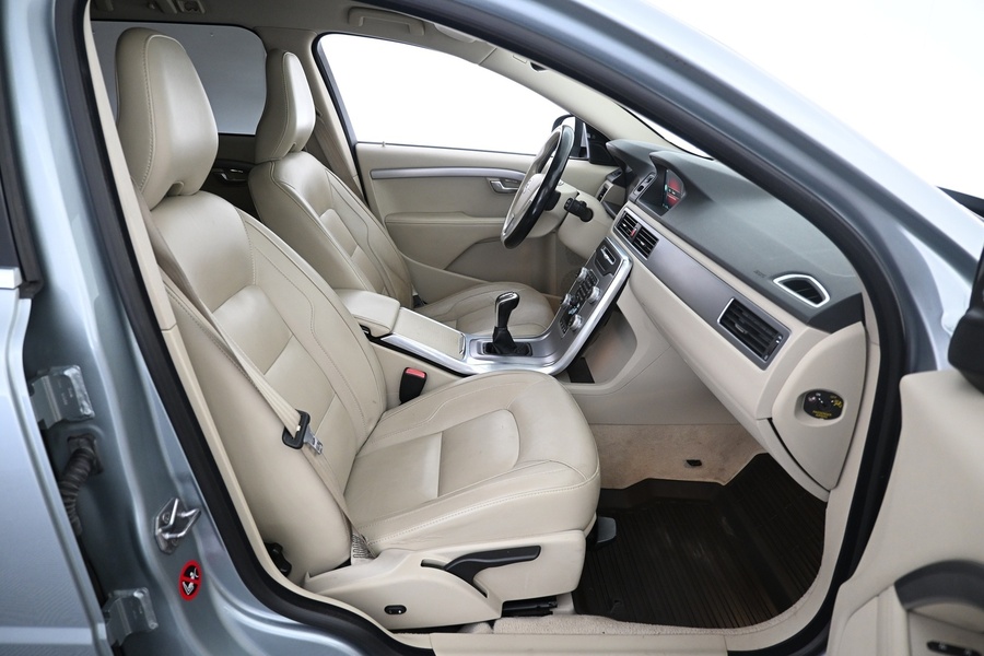 Volvo V70 vaihtoauto