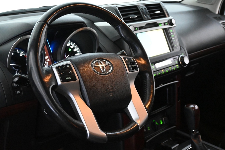 Toyota Land Cruiser vaihtoauto