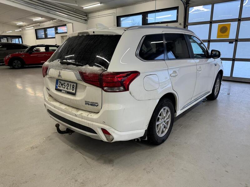 Mitsubishi Outlander PHEV vaihtoauto