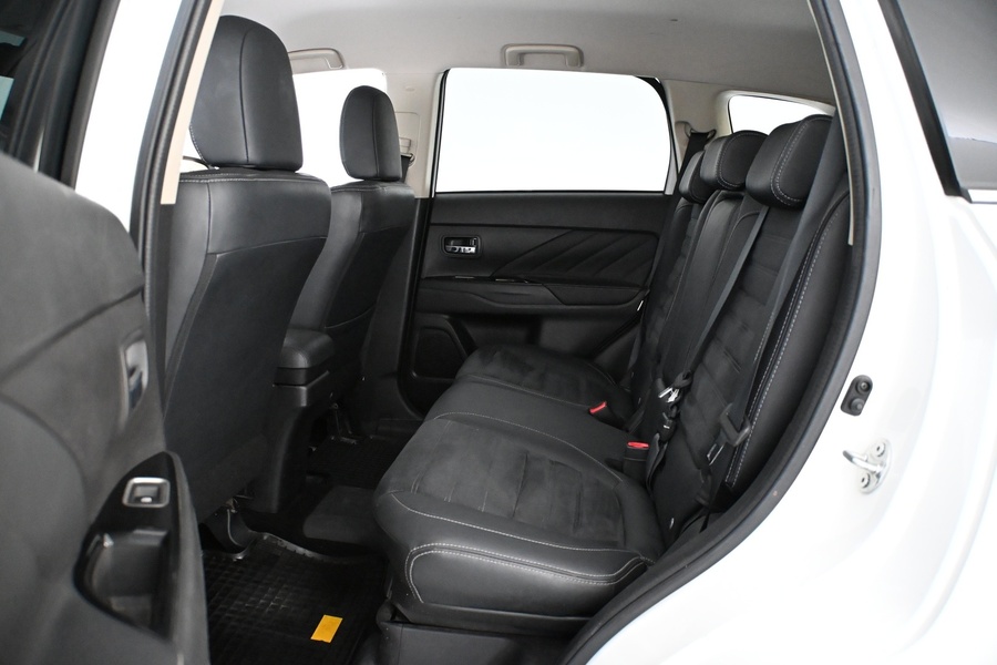 Mitsubishi Outlander PHEV vaihtoauto