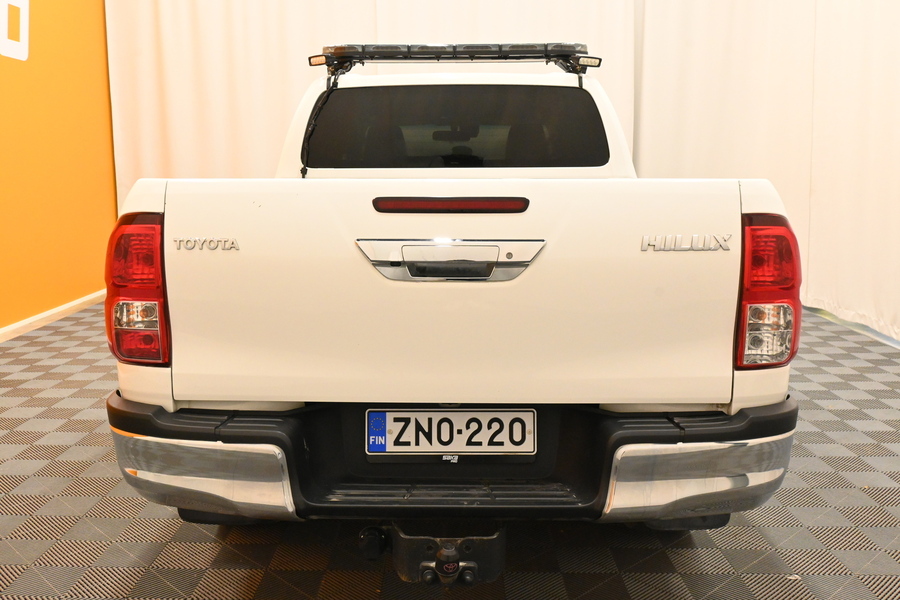 Toyota Hilux vaihtoauto