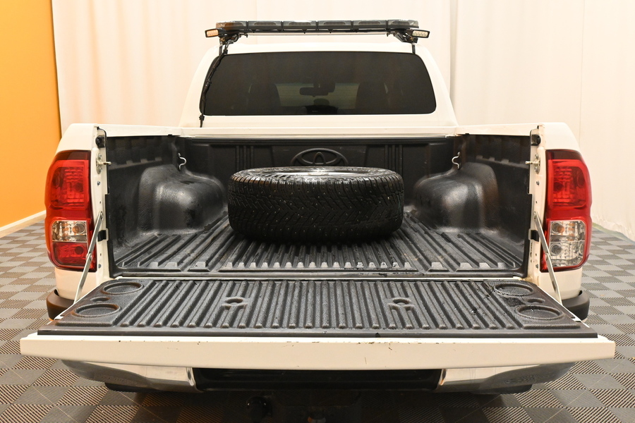 Toyota Hilux vaihtoauto