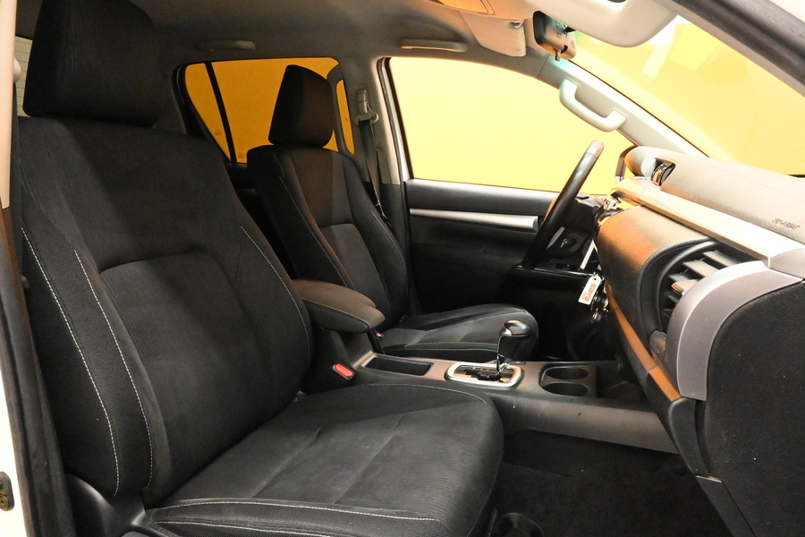 Toyota Hilux vaihtoauto