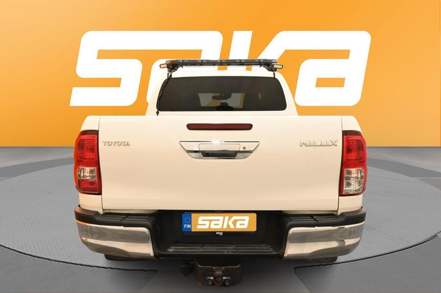 Toyota Hilux vaihtoauto