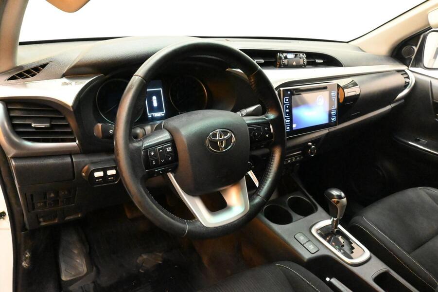 Toyota Hilux vaihtoauto