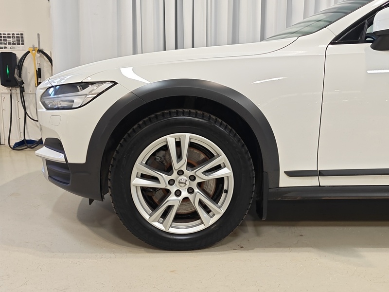 Volvo V90 Cross Country vaihtoauto