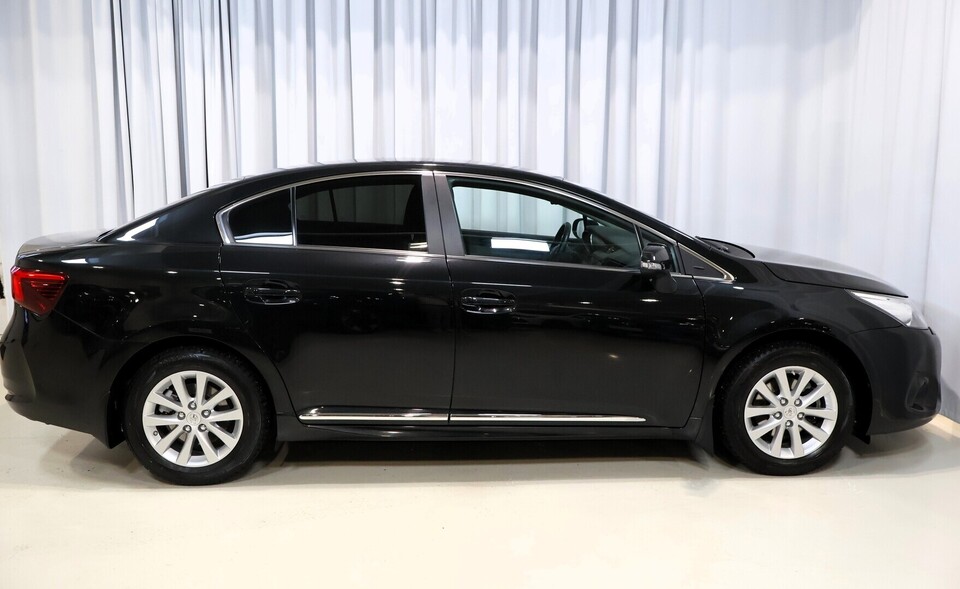 Toyota Avensis vaihtoauto