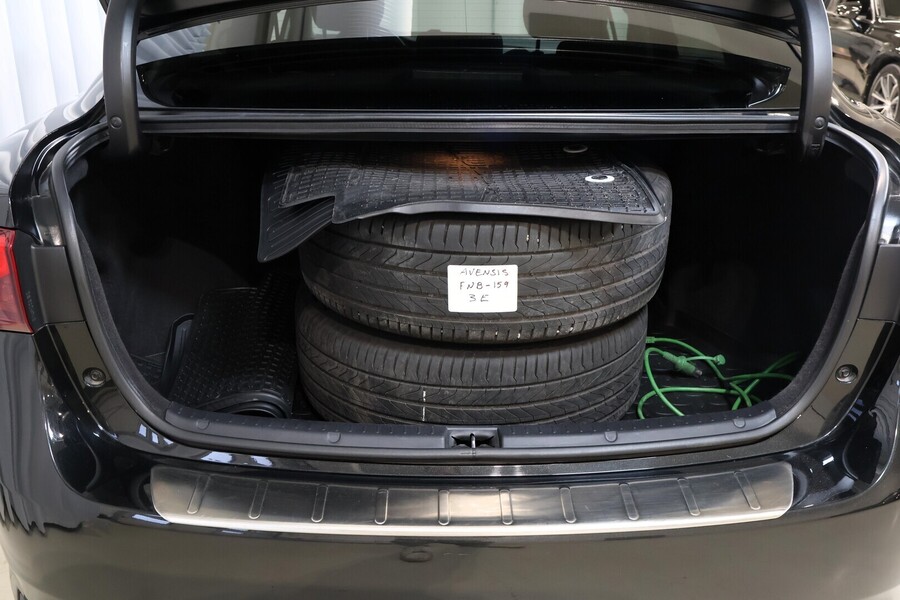 Toyota Avensis vaihtoauto