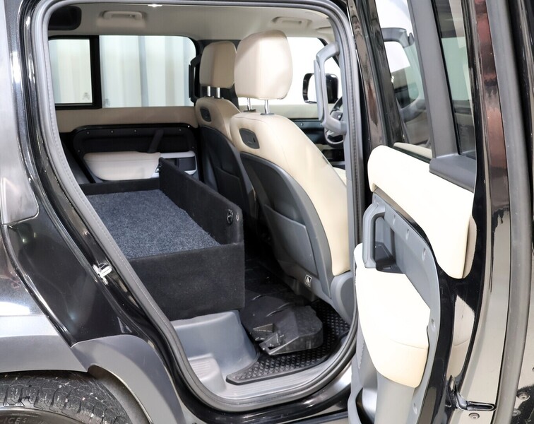 Land Rover Defender vaihtoauto