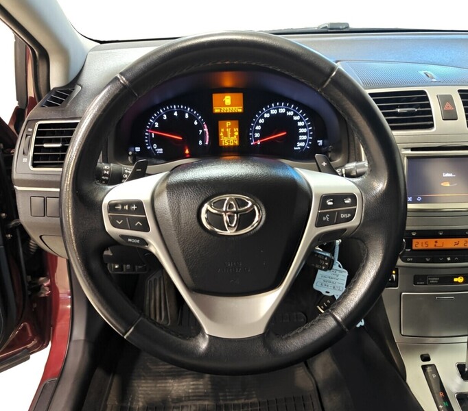Toyota Avensis vaihtoauto