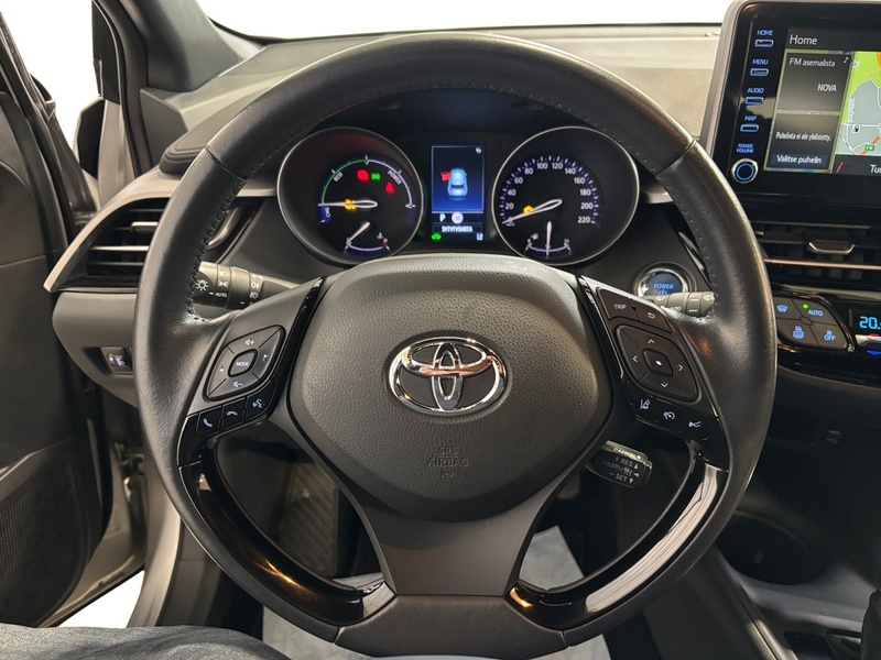 Toyota C-HR vaihtoauto