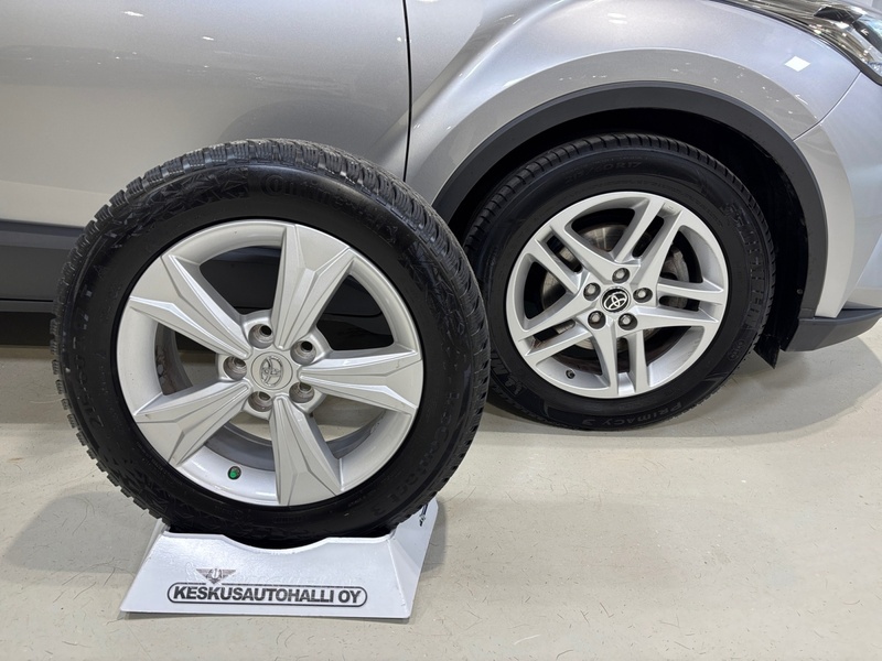 Toyota C-HR vaihtoauto