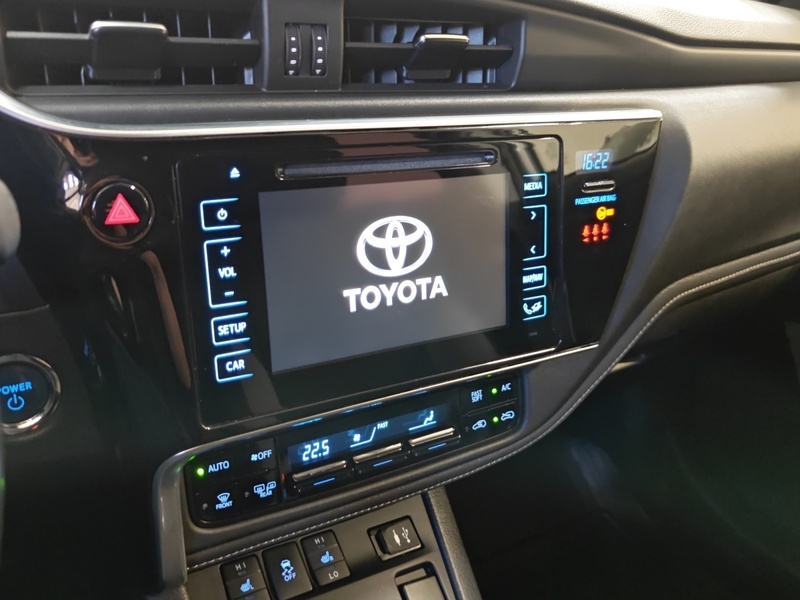 Toyota Auris vaihtoauto