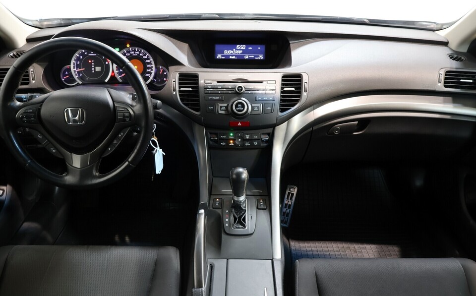 Honda Accord vaihtoauto