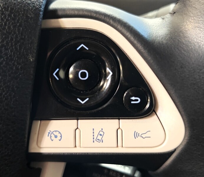 Toyota Prius Plug-in vaihtoauto