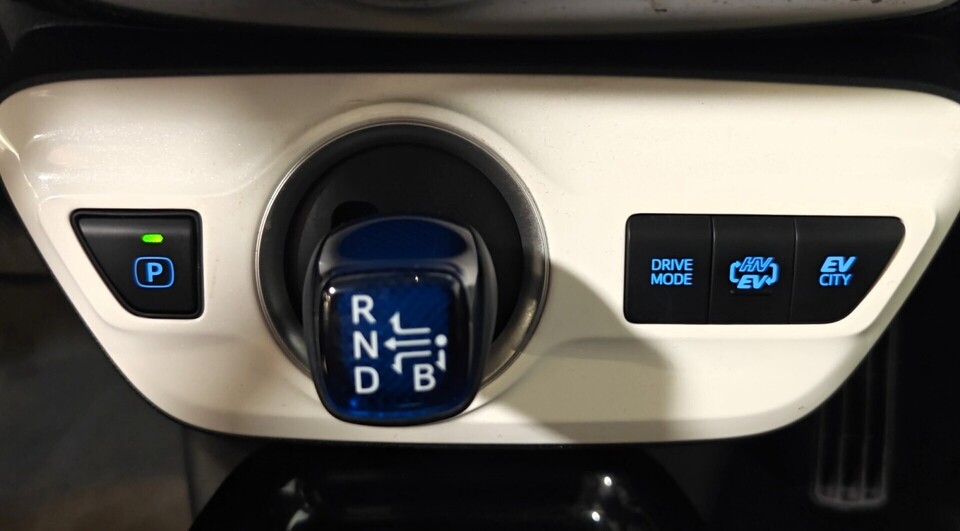 Toyota Prius Plug-in vaihtoauto