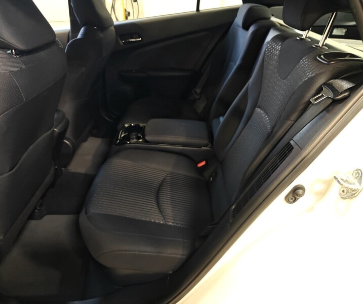 Toyota Prius Plug-in vaihtoauto