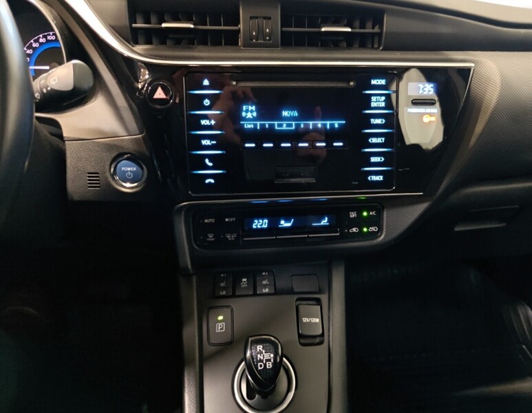 Toyota Auris vaihtoauto