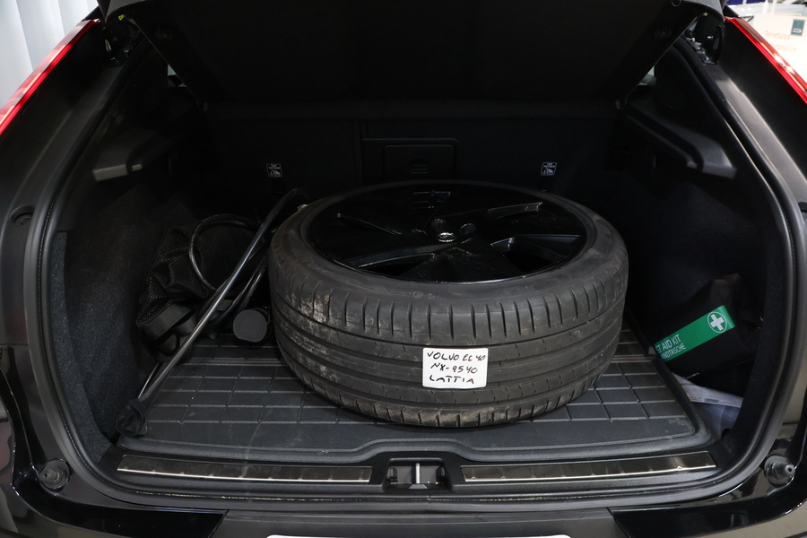 Volvo EC40 vaihtoauto