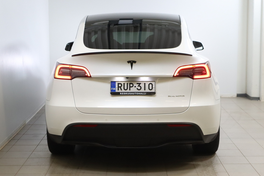 Tesla Model Y vaihtoauto
