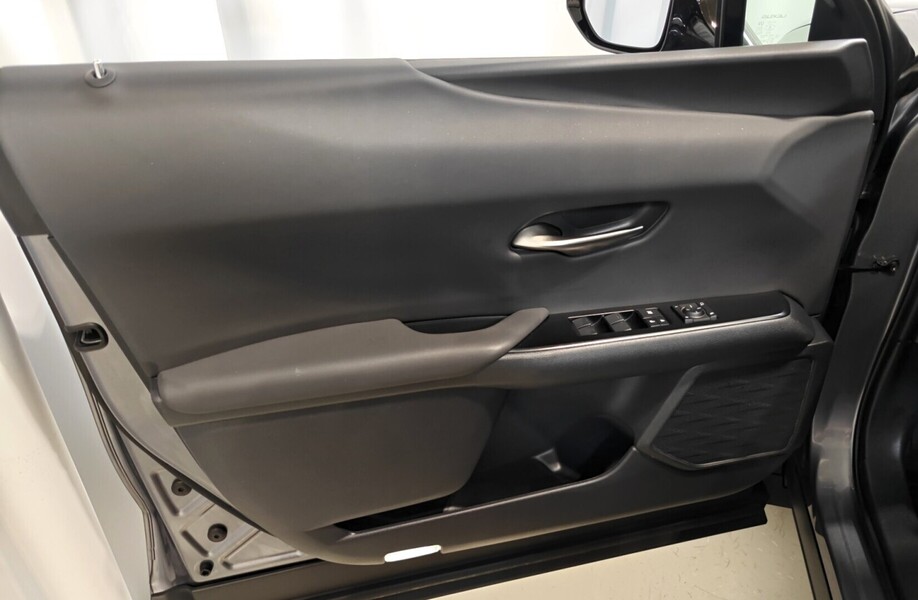 Lexus UX vaihtoauto