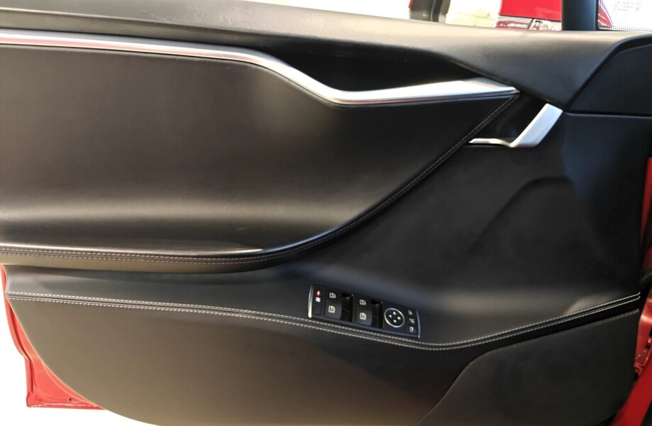 Tesla Model S vaihtoauto