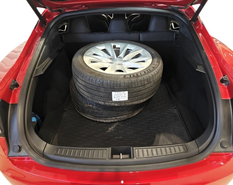 Tesla Model S vaihtoauto