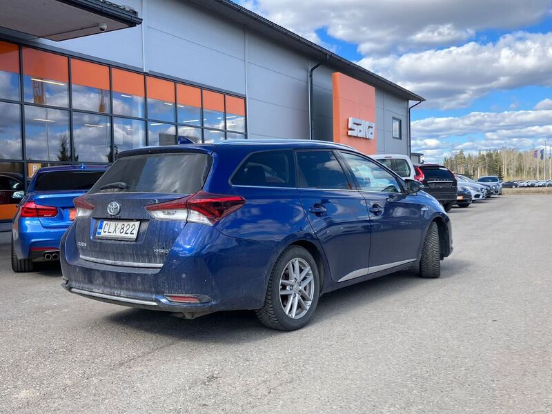 Toyota Auris vaihtoauto