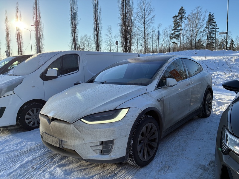 Tesla Model X vaihtoauto