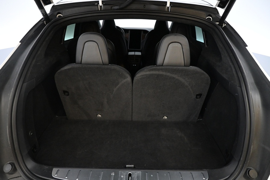 Tesla Model X vaihtoauto