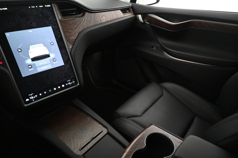 Tesla Model X vaihtoauto