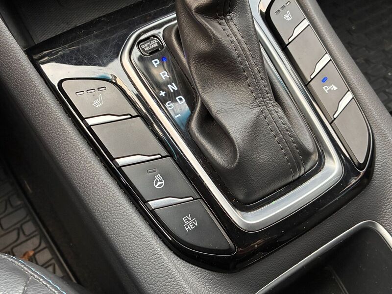 Hyundai IONIQ hybrid vaihtoauto