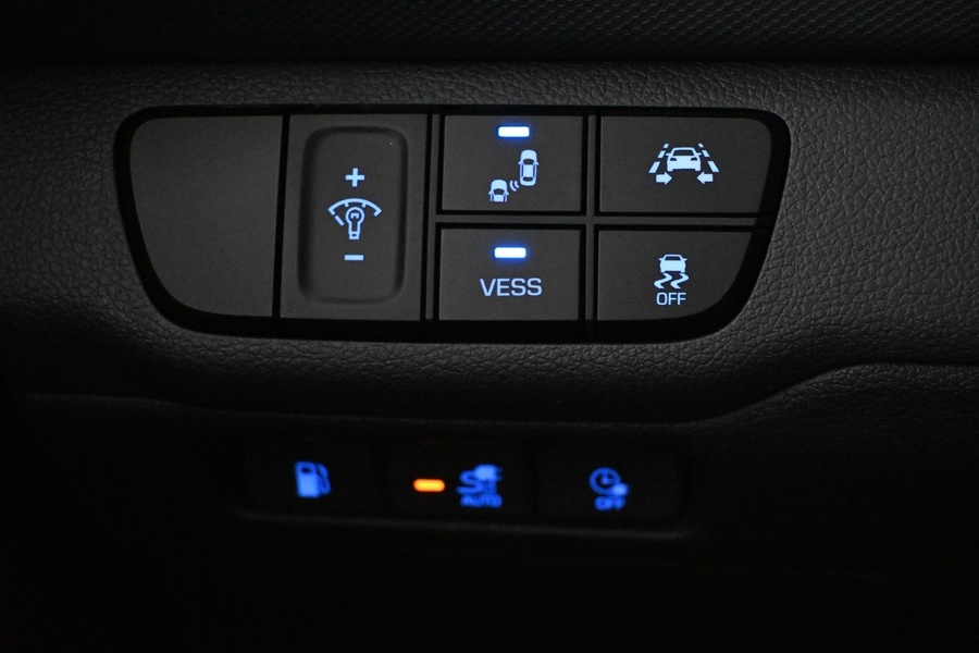 Hyundai IONIQ hybrid vaihtoauto