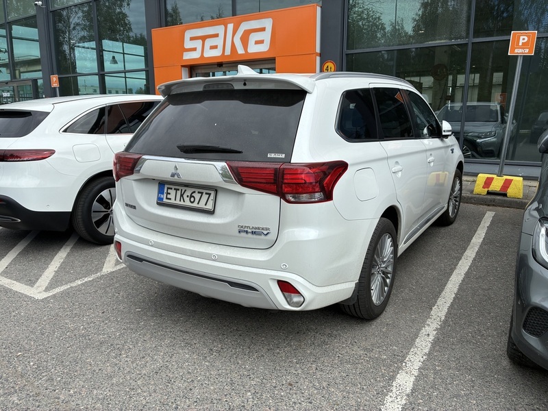 Mitsubishi Outlander PHEV vaihtoauto