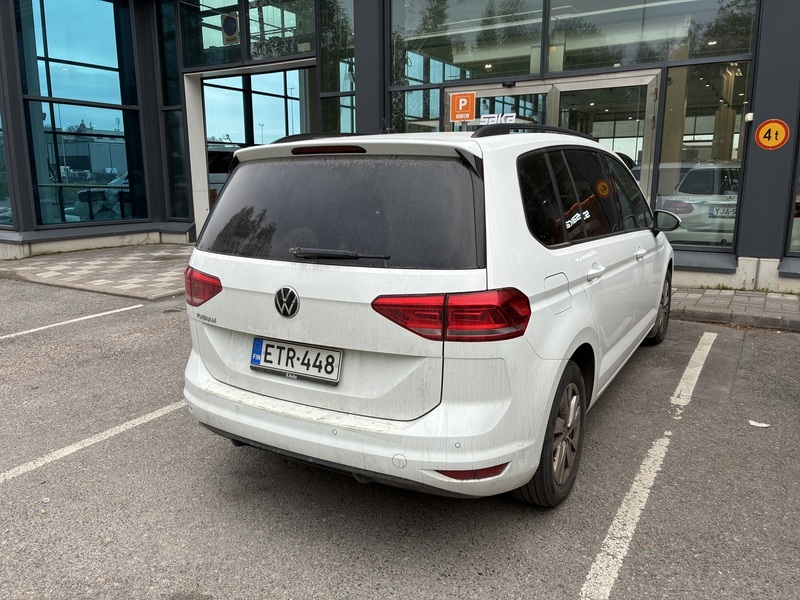 Volkswagen Touran vaihtoauto