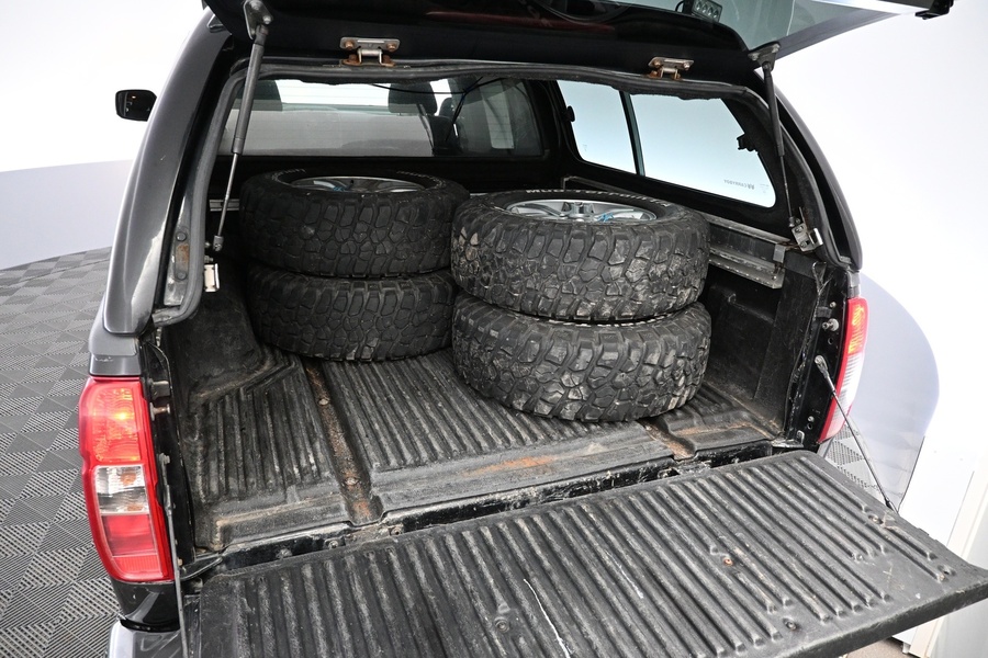 Nissan Navara vaihtoauto