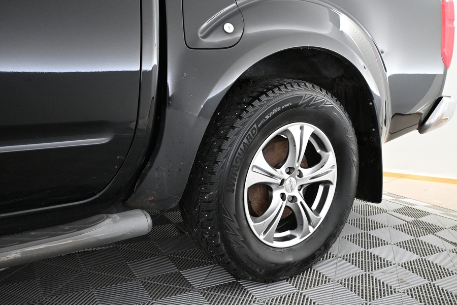 Nissan Navara vaihtoauto