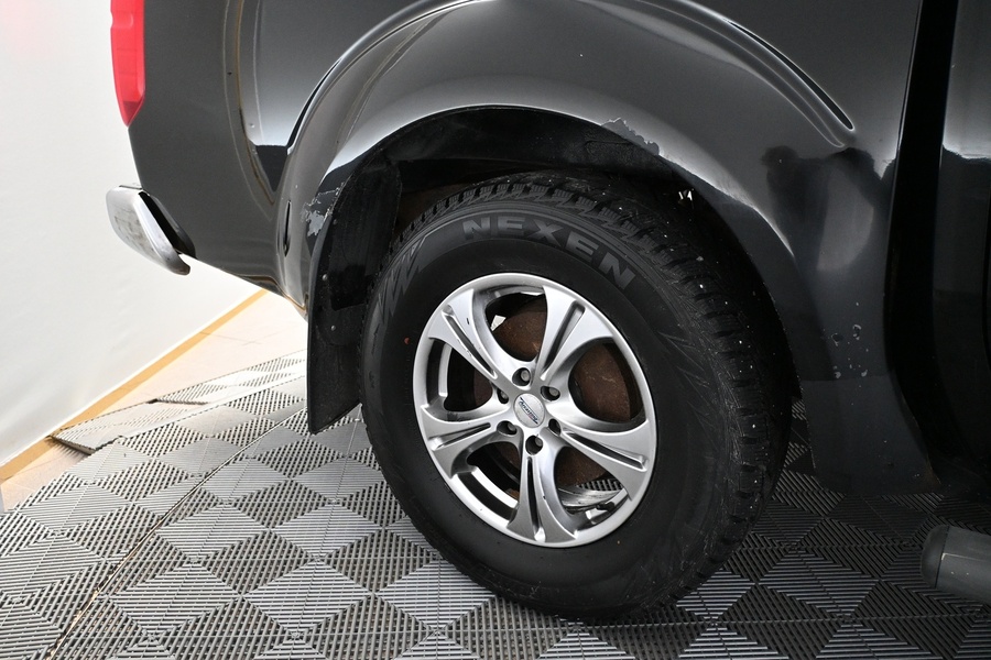 Nissan Navara vaihtoauto