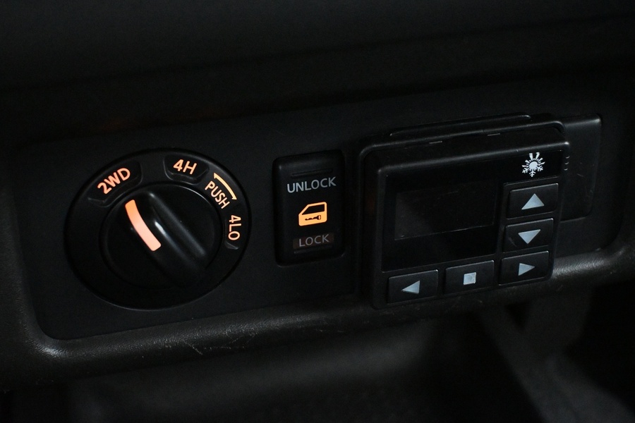 Nissan Navara vaihtoauto