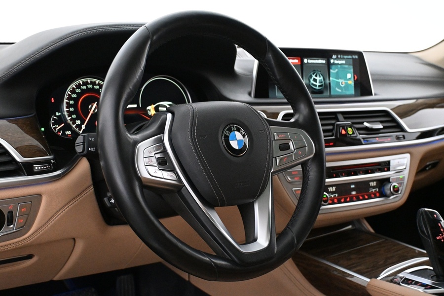 BMW 740 vaihtoauto