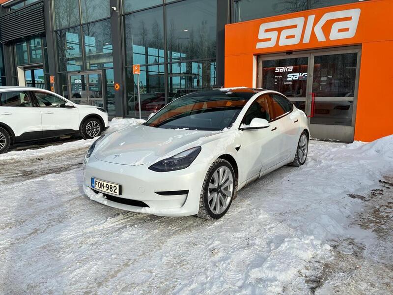 Tesla Model 3 vaihtoauto