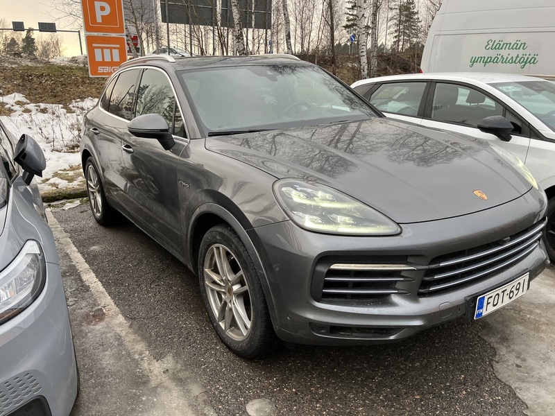 Porsche Cayenne vaihtoauto