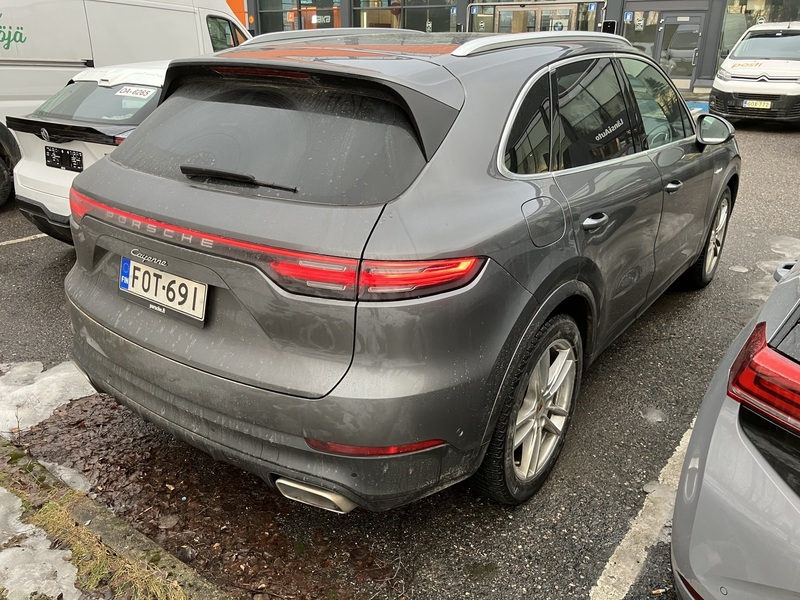 Porsche Cayenne vaihtoauto