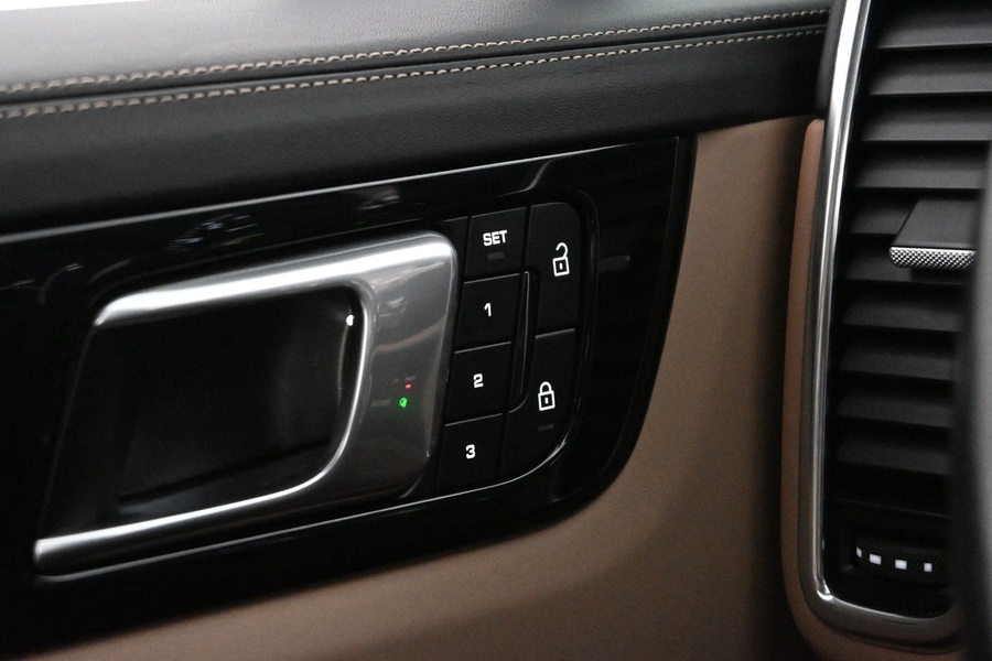 Porsche Cayenne vaihtoauto